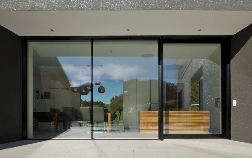 Comprehending the Function of Frame Material for Panoramic Sliding Doors